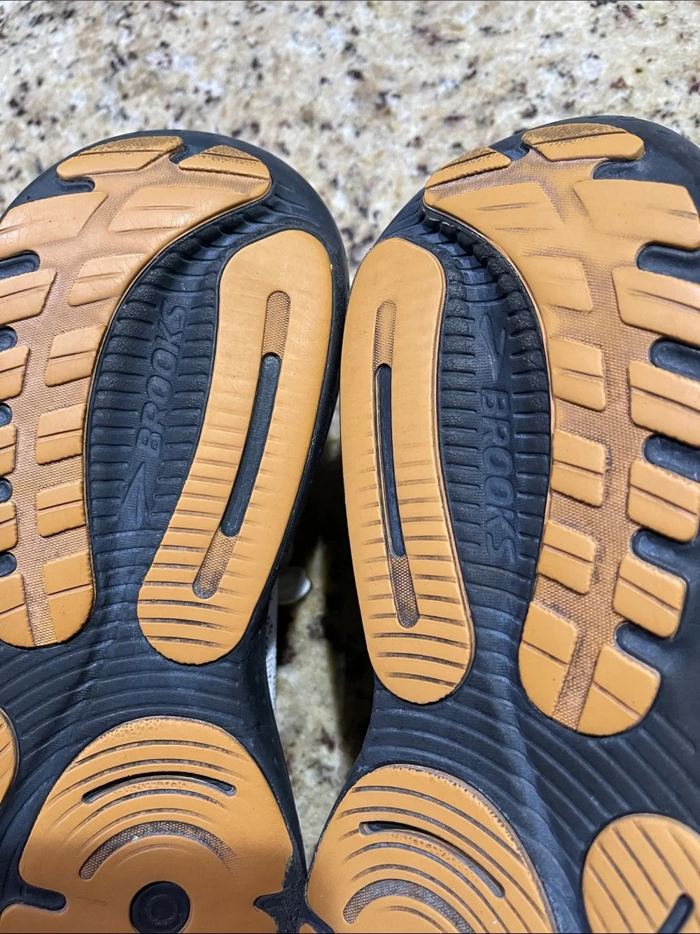 Brooks Glycerin 21 Running Sneakers with Tan Accents